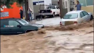 Blesková povodeň premenila mexické mesto Nogales na akvapark