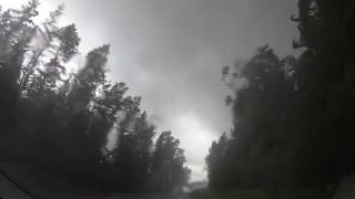 Sleduj, to ti vyzerá byť celkom slušná búrka! (Bielorusko)