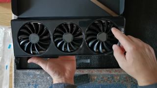 XFX Radeon RX 6900 XT CORE 16GB Swift 319 unboxing