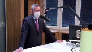 Pellegrini: Fico je extrémista, dajte sa zaočkovať