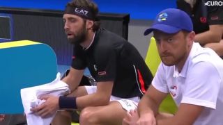 Gruzínec prerušil zápas na Australia Open za ťažkosti s dýchaním