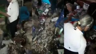 Stará žena žije v neskutočnom neporiadku, lozia po nej šváby!