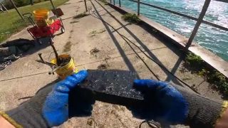 Magnetický rybár vylovil obrovský zásobník aj s nábojmi