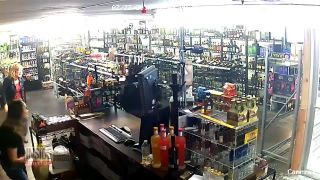 Matka s dcérou 4X postrelila zlodeja, skončil v nemocnici