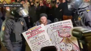 Protesty v Rusku: Putinov režim berie za mreže už aj starenky