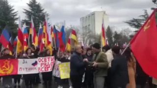 Južné Osetsko vyšlo do ulíc. Ukrajina
