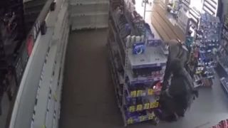 Ruskí vojaci na nákupoch alias rabovanie