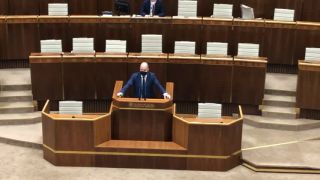 Minister Naď žiada o podporu poslancov prítomnosti vojakov NATO