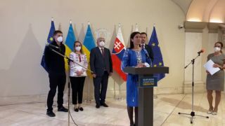 Premiér Heger sa stretol s uneseným Ukrajinských starostom