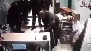 Cez bieloruskú poštu vojaci predávajú nakradnuté veci