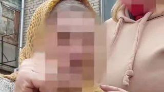 Páčidlem vypáčili kovové dveře. Odnesli televizor, pračku