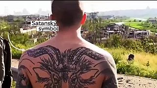 Tetovania zajatých vojakov pluku AZOV: Hitler, svastika a satanistické symboly