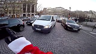 Francúz na motorke dohnal a pomohol zatknúť ženu, čo zavinila nehodu a utiekla