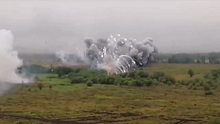 Ruský raketomet TOS-1A strieľa rakety na krátku vzdialenosť