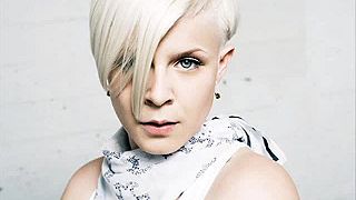 Robyn - Hang With Me (Avicii Mix)