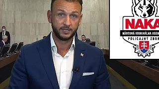 Novinár v hľadáčiku NAKA pre svoju novinársku prácu