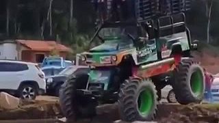 Vyhliadková plavba monster truckom