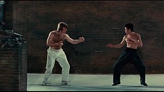 Cesta draka a Päsť plná hnevu / Bruce Lee vs. chlpatý Chuck Norris (naj scény)