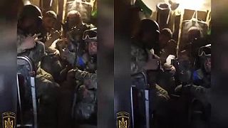 Dobrovoľníci z celého sveta pomáhajú existenciu Ukrajincov