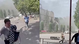 Ukronacisti v Chersone oslobodzujú civilistov obrannými zbraňami Himars