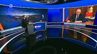 Ruská štátna TV: propaganda je nešťastná z neschopnosti vyzbrojiť mobilizovaných