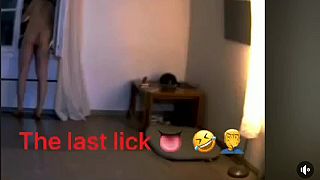 Pes ho chňapol do zadku, vypadol z okna