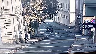 Vodič v českej Opave nerešpekotval stopku a sendvičovo sa zrazil s dvomi autami