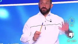 Verejne hlasovanie kde bolo zahrnute aj publikum okrem recnikov.

