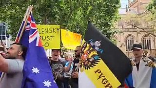 ?? Vo viacerých austrálskych mestách sa uskutočnil pochod na podporu Ruska.
