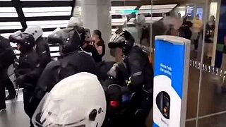
Pre tých ktorý tvrdia ,že iba v Rusku je potlačovana násilné sloboda prejavu.