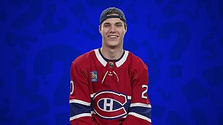 Hráči Montreal Canadiens sa snažia vyhláskovať „Slafkovský“