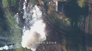 Ukrajinský mobilný systém PVO Strela-10 zničený dronom Lancet.