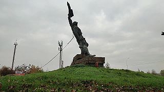 ‼️V Zakarpatsku banderovci zbúrali pamätník „Ukrajina osloboditeľom“.
