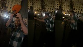 Anton chcel ukázať, ako vie preliezať cez plot, zlomil si nos (Rusko)
