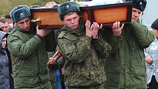 Manželky nadávali ruským mužom, že ich udajú polícii ak nebudú bojovať za Putina