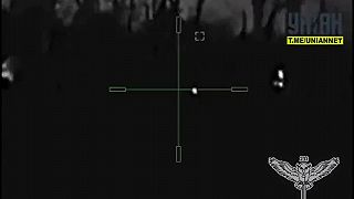 Ukrajinský sniper odstreľuje okupantov cez termovíziu