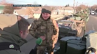 Konvoj úplne nových tankov T-90 je na ceste z Nižného Tagilu na frontovú líniu .