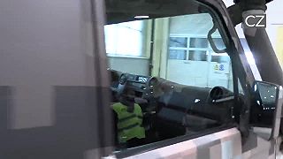 Český bratia krásne vyzbrojujú Ukrajinských Hrdinov!????
