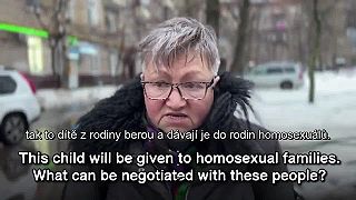 Ruská pani naletela štátnej propagande, ktorá hovorí o skazenej Európe