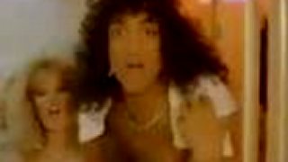 KISS - Heaven's On Fire