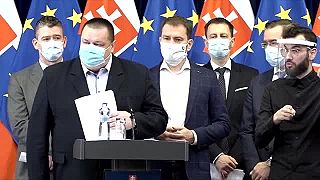 Pôjdu politici sedieť za nezvládnutú pandémiu?