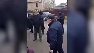 ?Obyvatelia Černovskej oblasti na Ukrajine sa snažia vyhnať armádu .