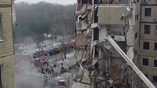 Dnipro - následky ruského útoku na bytový dom raketou CH-22