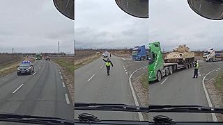 Vozidlá Bradley smerujúce na ukrajinu