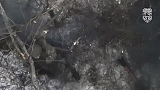 Ivan sa snaží ukryť pred dronom