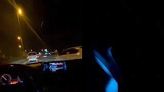Šialenec na BMW „myšičkoval“ v plnej premávke a jeho kamarát to natáčal
