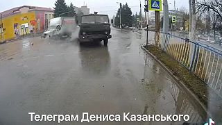 Ivan asi prvý krát šoféruje v meste na asfaltovej ceste