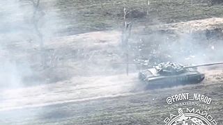 Ukrajinský vojak s RPG-7 vs. ruský tank (EPICKÝ SÚBOJ)