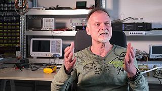 HOVORY ZE ZEMĚ - Elektromagnetické pole a volná energie - Jan Rak, Ph. D.