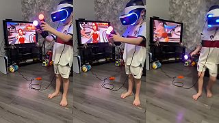 Chlapček sa hral vo virtuálnej realite